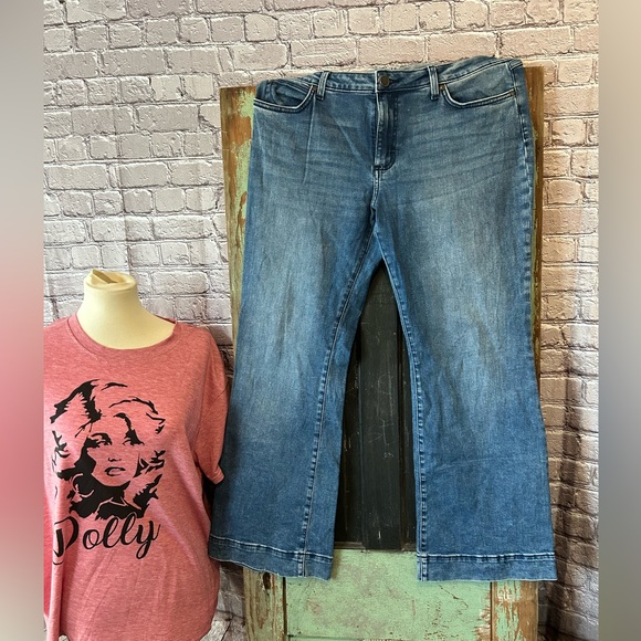 Wrangler Retro Mae Trouser - Picture 1 of 3